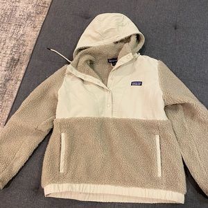 Women’s Patagonia Jacket Size Medium